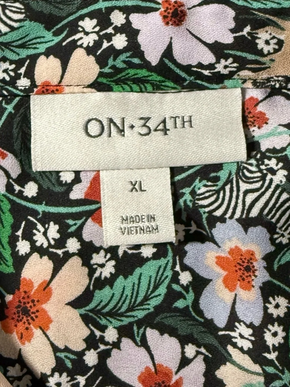 On 34th Macy’s long sleeve floral button-down blouse XL Cottagecore chic